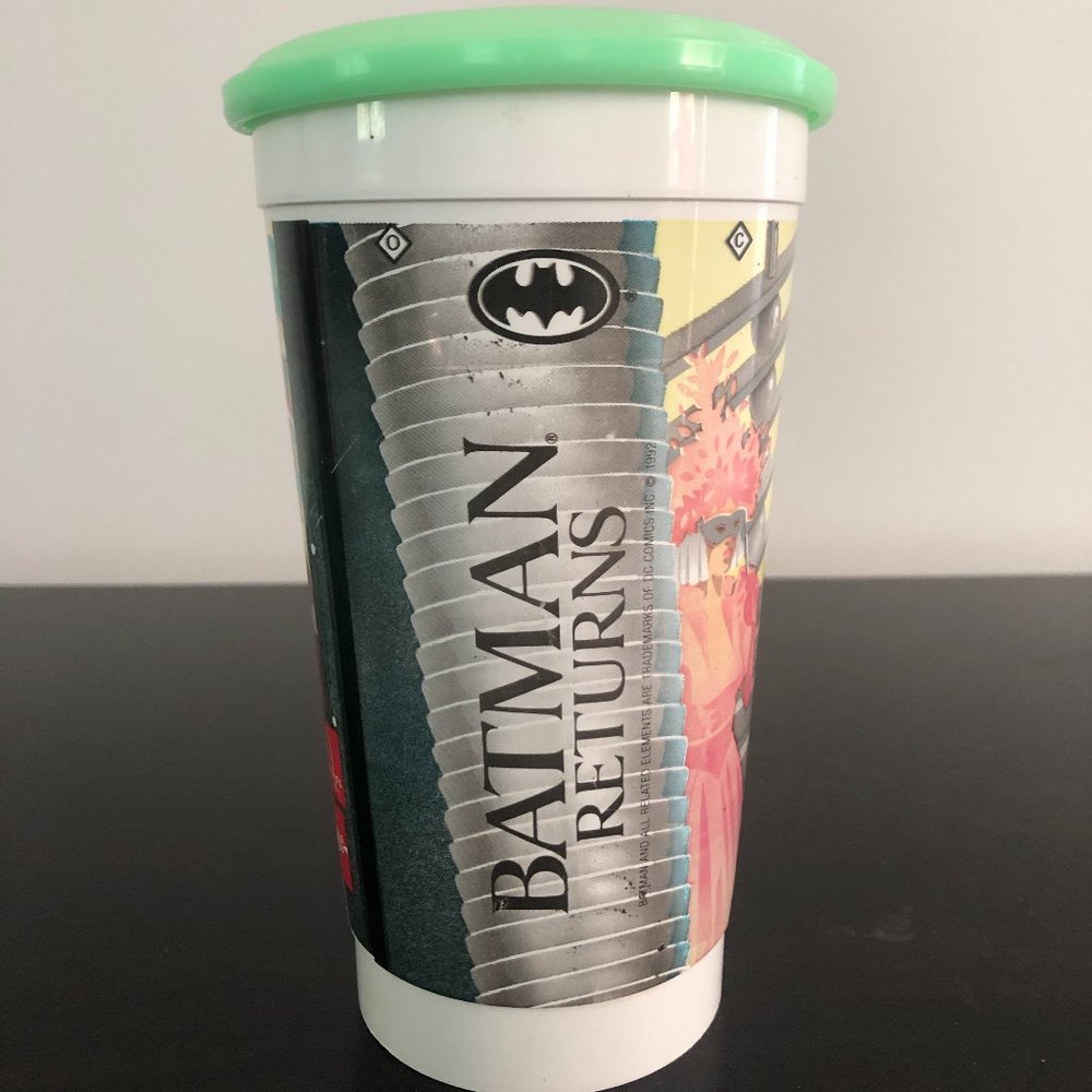 Batman Returns 1992 McDonald's Plastic Collector Cup w/ Lid Coca Cola 32oz
